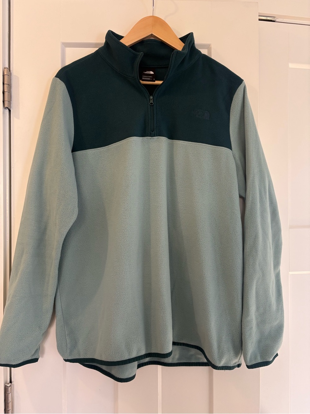 The North Face Men's Quarter-Zip Fleece in Light Sage & Dark Teal